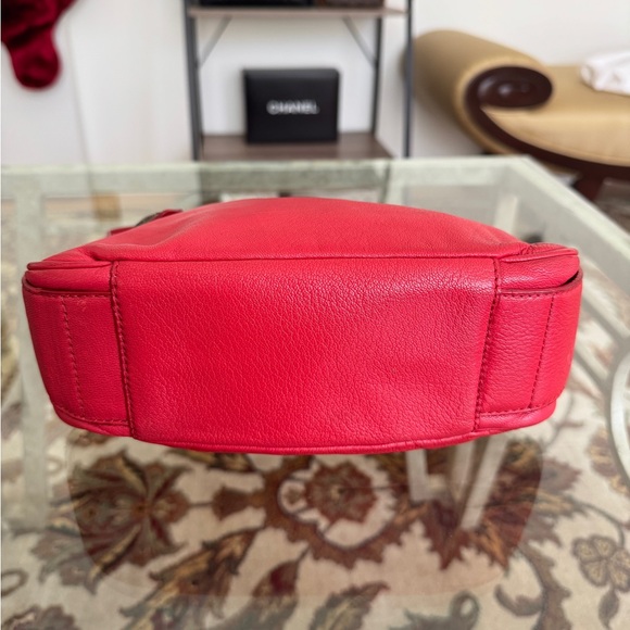 Marc Jacobs Red Leather Small Handbag. - Picture 2 of 7